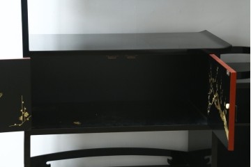 中古　美品　輪島塗　金彩・高蒔絵(梅・雀)　希少な朱塗りの飾り棚　定価約350万円　(R-087699)