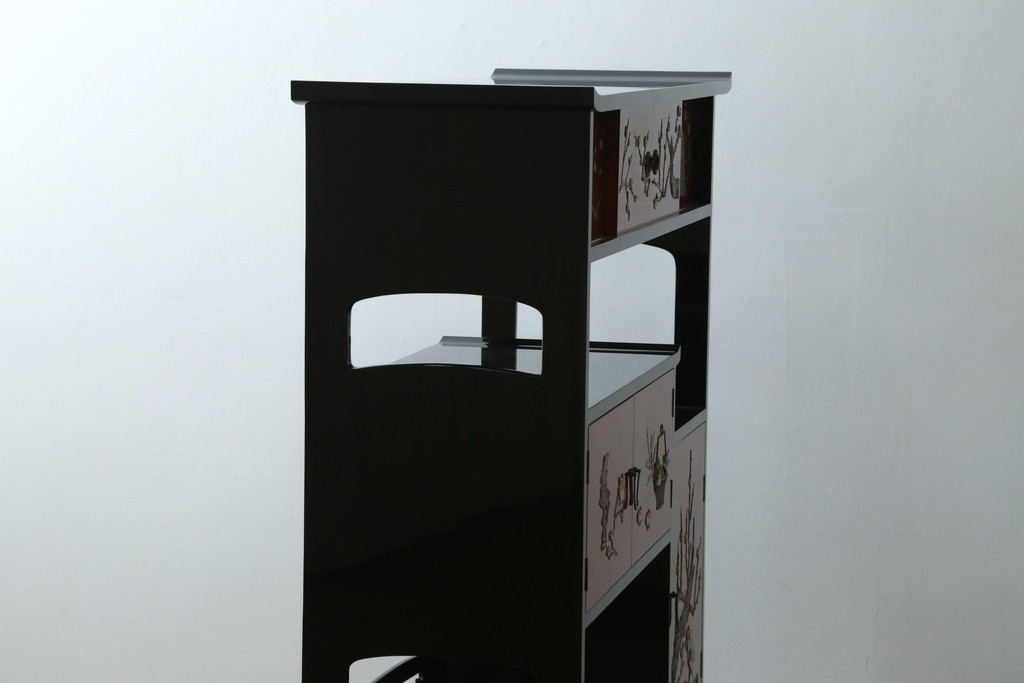 中古　美品　輪島塗　金彩・高蒔絵(梅・雀)　希少な朱塗りの飾り棚　定価約350万円　(R-087699)