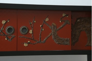 中古　美品　輪島塗　金彩・高蒔絵(梅・雀)　希少な朱塗りの飾り棚　定価約350万円　(R-087699)