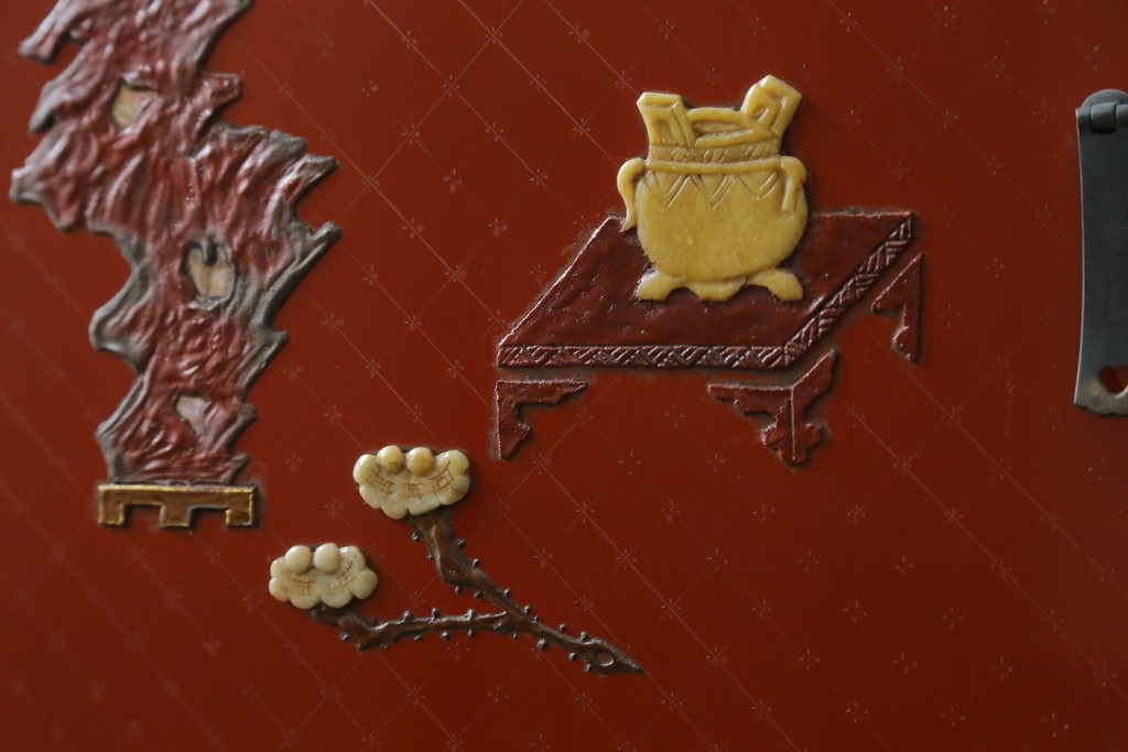 中古　美品　輪島塗　金彩・高蒔絵(梅・雀)　希少な朱塗りの飾り棚　定価約350万円　(R-087699)