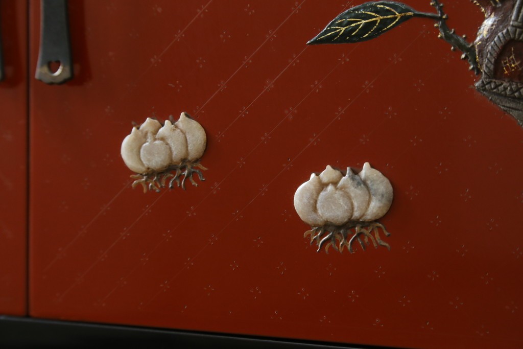 中古　美品　輪島塗　金彩・高蒔絵(梅・雀)　希少な朱塗りの飾り棚　定価約350万円　(R-087699)