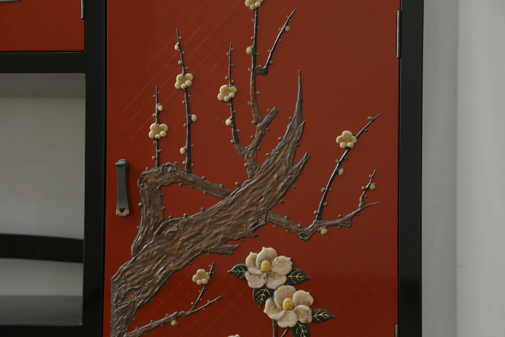 中古　美品　輪島塗　金彩・高蒔絵(梅・雀)　希少な朱塗りの飾り棚　定価約350万円　(R-087699)