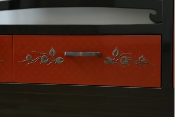 中古　美品　輪島塗　金彩・高蒔絵(梅・雀)　希少な朱塗りの飾り棚　定価約350万円　(R-087699)