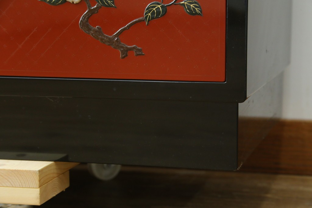 中古　美品　輪島塗　金彩・高蒔絵(梅・雀)　希少な朱塗りの飾り棚　定価約350万円　(R-087699)