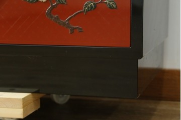 中古　美品　輪島塗　金彩・高蒔絵(梅・雀)　希少な朱塗りの飾り棚　定価約350万円　(R-087699)