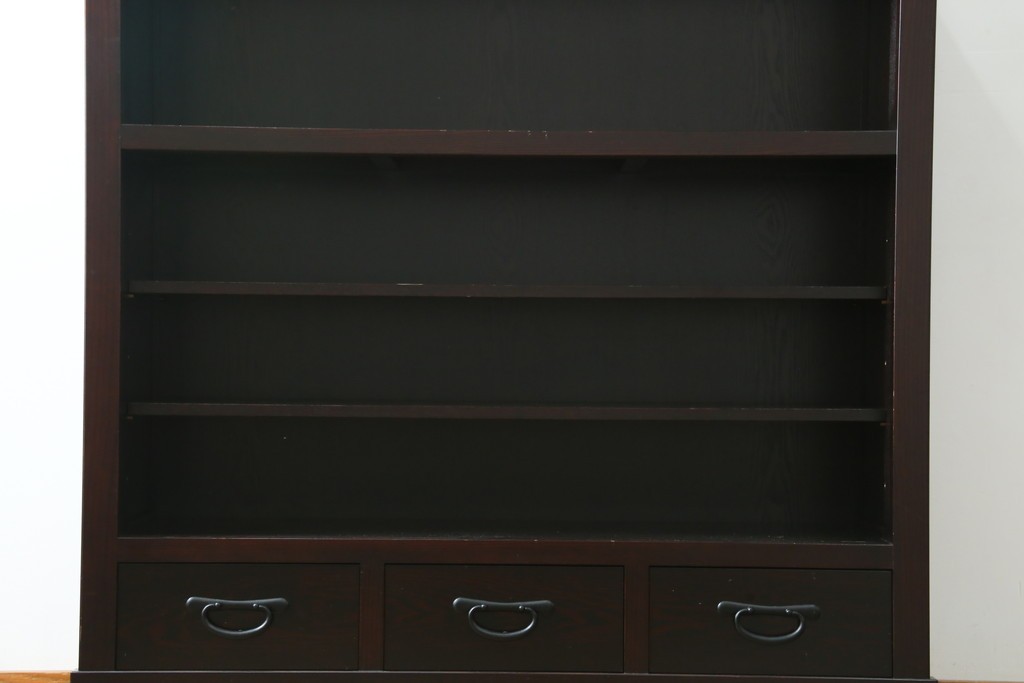 中古　美品　栗材　和モダン薫る格子デザインの水屋箪笥　(R-087700)