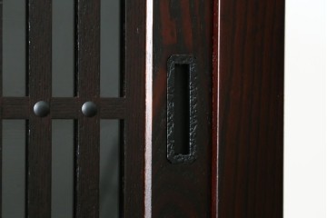 中古　美品　栗材　和モダン薫る格子デザインの水屋箪笥　(R-087700)