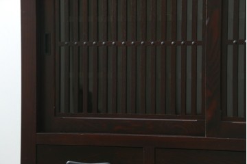 中古　美品　栗材　和モダン薫る格子デザインの水屋箪笥　(R-087700)