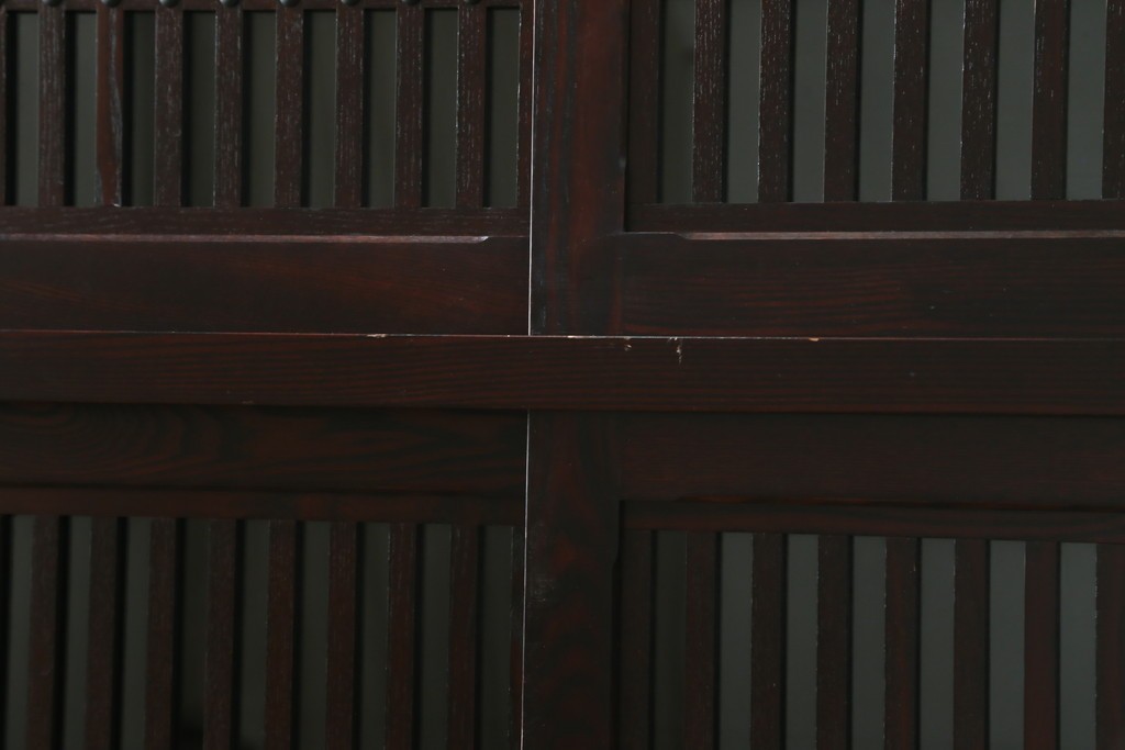 中古　美品　栗材　和モダン薫る格子デザインの水屋箪笥　(R-087700)