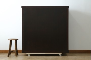 中古　美品　栗材　和モダン薫る格子デザインの水屋箪笥　(R-087700)