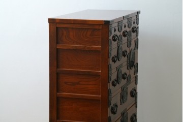中古　美品　最高級の上手物!　仙台民芸箪笥(仙台箪笥)　本漆塗り　重厚な金具が際立つ衣装箪笥　定価約78万円　(R-087701)