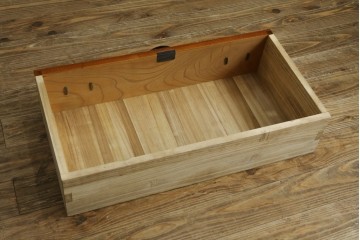 中古　美品　最高級の上手物!　仙台民芸箪笥(仙台箪笥)　本漆塗り　重厚な金具が際立つ衣装箪笥　定価約78万円　(R-087701)