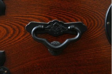 中古　美品　最高級の上手物!　仙台民芸箪笥(仙台箪笥)　本漆塗り　重厚な金具が際立つ衣装箪笥　定価約78万円　(R-087701)