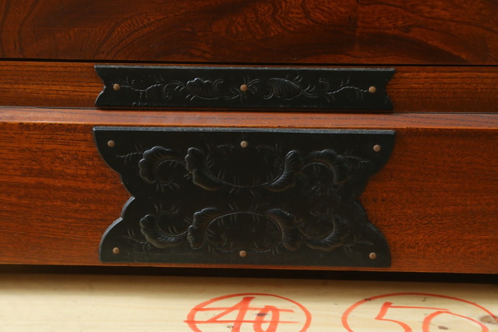 中古　美品　最高級の上手物!　仙台民芸箪笥(仙台箪笥)　本漆塗り　重厚な金具が際立つ衣装箪笥　定価約78万円　(R-087701)