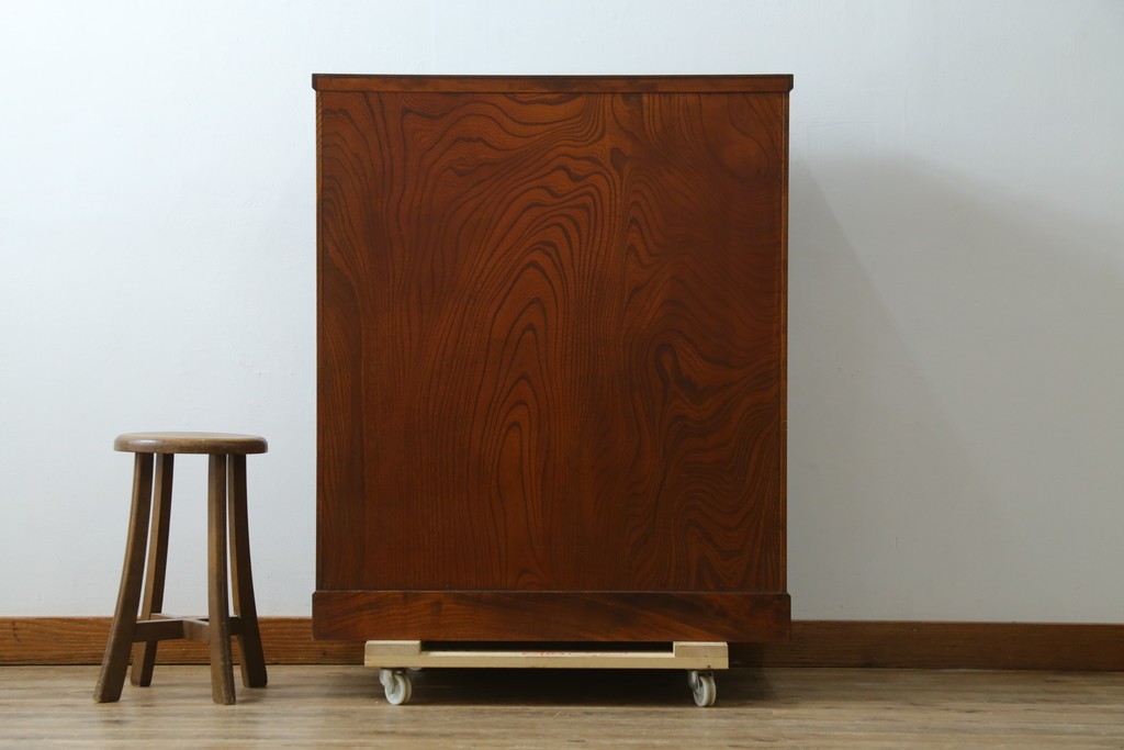 中古　美品　最高級の上手物!　仙台民芸箪笥(仙台箪笥)　本漆塗り　重厚な金具が際立つ衣装箪笥　定価約78万円　(R-087701)