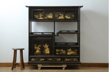 中古　美品　最高級　国産職人手作り　林光琳作　黒檀(コクタン)材　漆塗り　蒔絵入りの格調高い飾り棚　定価約240万円　(R-087703)
