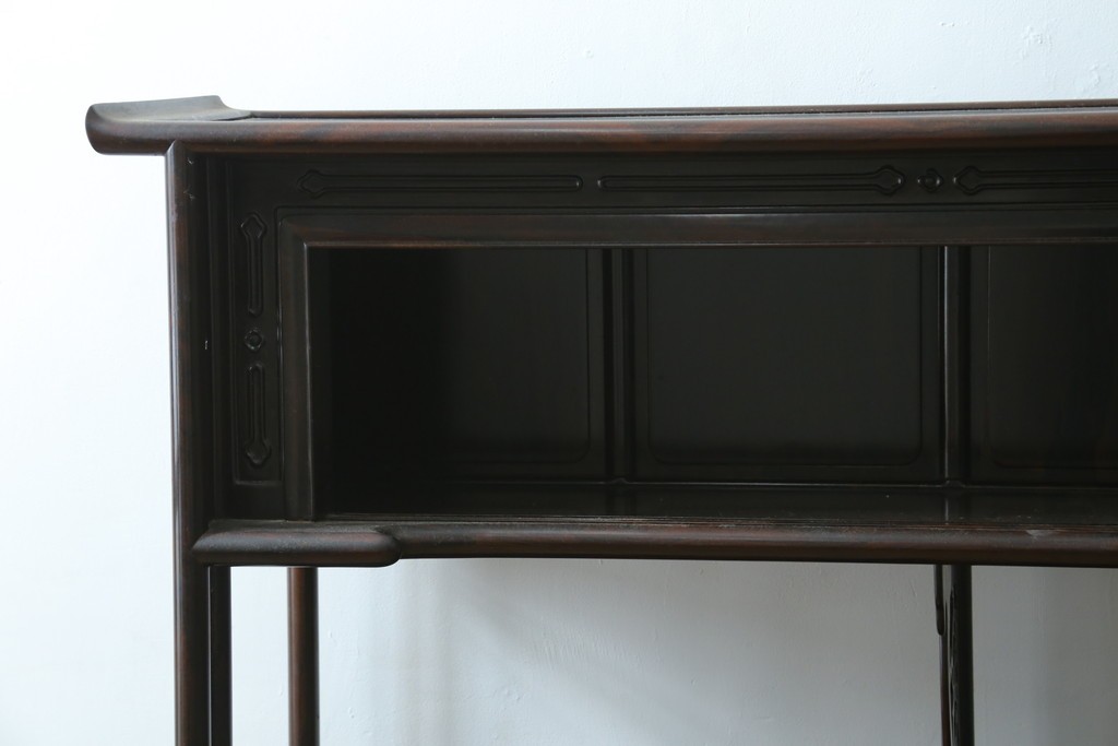 中古　美品　最高級　国産職人手作り　林光琳作　黒檀(コクタン)材　漆塗り　蒔絵入りの格調高い飾り棚　定価約240万円　(R-087703)