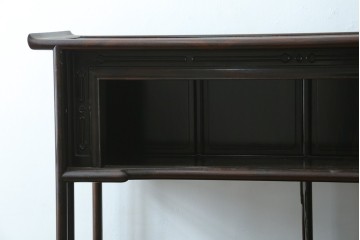 中古　美品　最高級　国産職人手作り　林光琳作　黒檀(コクタン)材　漆塗り　蒔絵入りの格調高い飾り棚　定価約240万円　(R-087703)