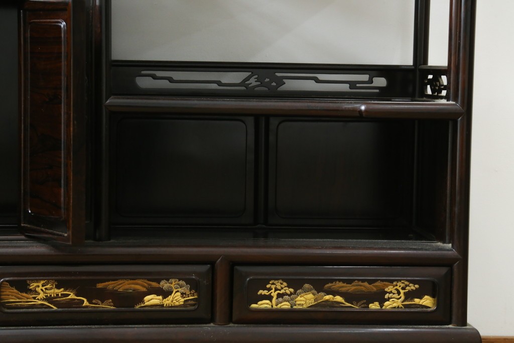 中古　美品　最高級　国産職人手作り　林光琳作　黒檀(コクタン)材　漆塗り　蒔絵入りの格調高い飾り棚　定価約240万円　(R-087703)