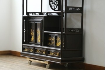 中古　美品　最高級　国産職人手作り　林光琳作　黒檀(コクタン)材　漆塗り　蒔絵入りの格調高い飾り棚　定価約240万円　(R-087703)