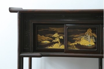 中古　美品　最高級　国産職人手作り　林光琳作　黒檀(コクタン)材　漆塗り　蒔絵入りの格調高い飾り棚　定価約240万円　(R-087703)