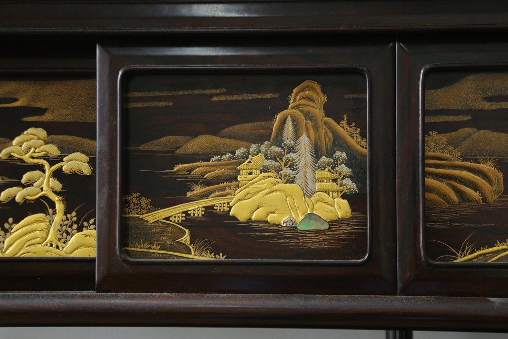 中古　美品　最高級　国産職人手作り　林光琳作　黒檀(コクタン)材　漆塗り　蒔絵入りの格調高い飾り棚　定価約240万円　(R-087703)