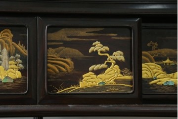 中古　美品　最高級　国産職人手作り　林光琳作　黒檀(コクタン)材　漆塗り　蒔絵入りの格調高い飾り棚　定価約240万円　(R-087703)