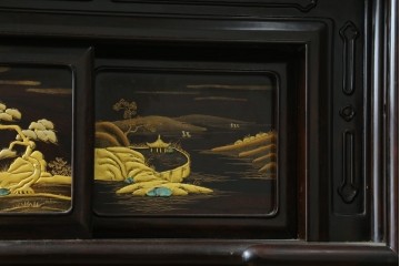 中古　美品　最高級　国産職人手作り　林光琳作　黒檀(コクタン)材　漆塗り　蒔絵入りの格調高い飾り棚　定価約240万円　(R-087703)