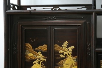 中古　美品　最高級　国産職人手作り　林光琳作　黒檀(コクタン)材　漆塗り　蒔絵入りの格調高い飾り棚　定価約240万円　(R-087703)