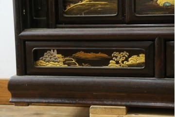 中古　美品　最高級　国産職人手作り　林光琳作　黒檀(コクタン)材　漆塗り　蒔絵入りの格調高い飾り棚　定価約240万円　(R-087703)