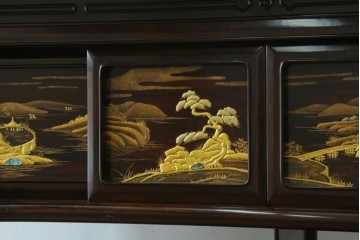 中古　美品　最高級　国産職人手作り　林光琳作　黒檀(コクタン)材　漆塗り　蒔絵入りの格調高い飾り棚　定価約240万円　(R-087703)