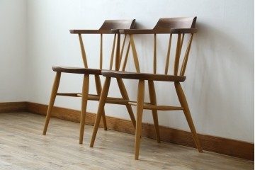 中古　美品　柏木工(KASHIWA)　高山ウッドワークス　ウォールナット材&オーク材　木色のコントラストが美しいSC3Kダイニングチェア2脚セット　(R-087704)