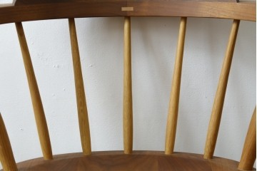 中古　美品　柏木工(KASHIWA)　高山ウッドワークス　ウォールナット材&オーク材　木色のコントラストが美しいSC3Kダイニングチェア2脚セット　(R-087704)