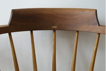 中古　美品　柏木工(KASHIWA)　高山ウッドワークス　ウォールナット材&オーク材　木色のコントラストが美しいSC3Kダイニングチェア2脚セット　(R-087704)
