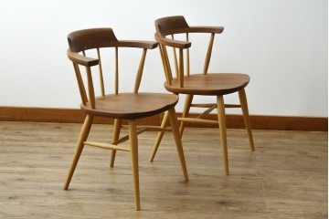 中古　美品　柏木工(KASHIWA)　高山ウッドワークス　ウォールナット材&オーク材　木色のコントラストが美しいSC3Kダイニングチェア2脚セット　(R-087704)