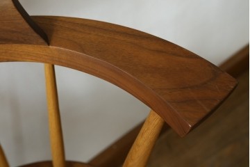 中古　美品　柏木工(KASHIWA)　高山ウッドワークス　ウォールナット材&オーク材　木色のコントラストが美しいSC3Kダイニングチェア2脚セット　(R-087704)