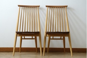 中古　美品　柏木工(KASHIWA)　ウォールナット材&オーク材　ツートンカラーが美しいCC71 CIVIL(シビル)ダイニングチェア2脚セット　(R-087705)