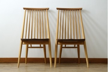 中古　美品　柏木工(KASHIWA)　ウォールナット材&オーク材　ツートンカラーが美しいCC71 CIVIL(シビル)ダイニングチェア2脚セット　(R-087705)