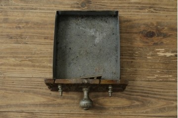 【簡易リペア限定品】　フランスアンティーク　Deville Cie(ド・ヴィル)社　アール・ヌーヴォーの立体装飾が美しいホーロー仕上げの石炭・薪ストーブ　(R-087707)