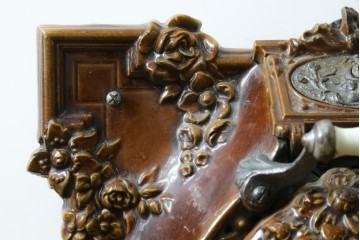 【簡易リペア限定品】　フランスアンティーク　Deville Cie(ド・ヴィル)社　アール・ヌーヴォーの立体装飾が美しいホーロー仕上げの石炭・薪ストーブ　(R-087707)