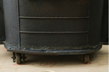【簡易リペア限定品】　フランスアンティーク　Deville Cie(ド・ヴィル)社　アール・ヌーヴォーの立体装飾が美しいホーロー仕上げの石炭・薪ストーブ　(R-087707)