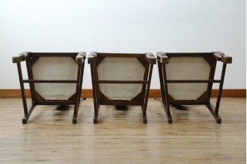 イギリスアンティーク　オーク材　背もたれのシェル彫刻と挽き物脚が上品なダイニングチェア3脚セット　(R-087711)