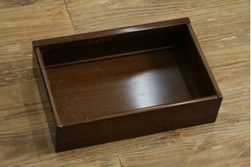 中古　美品　鉄刀木(タガヤサン)材　美しい木目と透かし彫りが魅力の飾り棚　(R-087712)