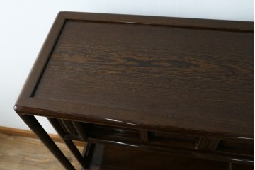 中古　美品　鉄刀木(タガヤサン)材　美しい木目と透かし彫りが魅力の飾り棚　(R-087712)