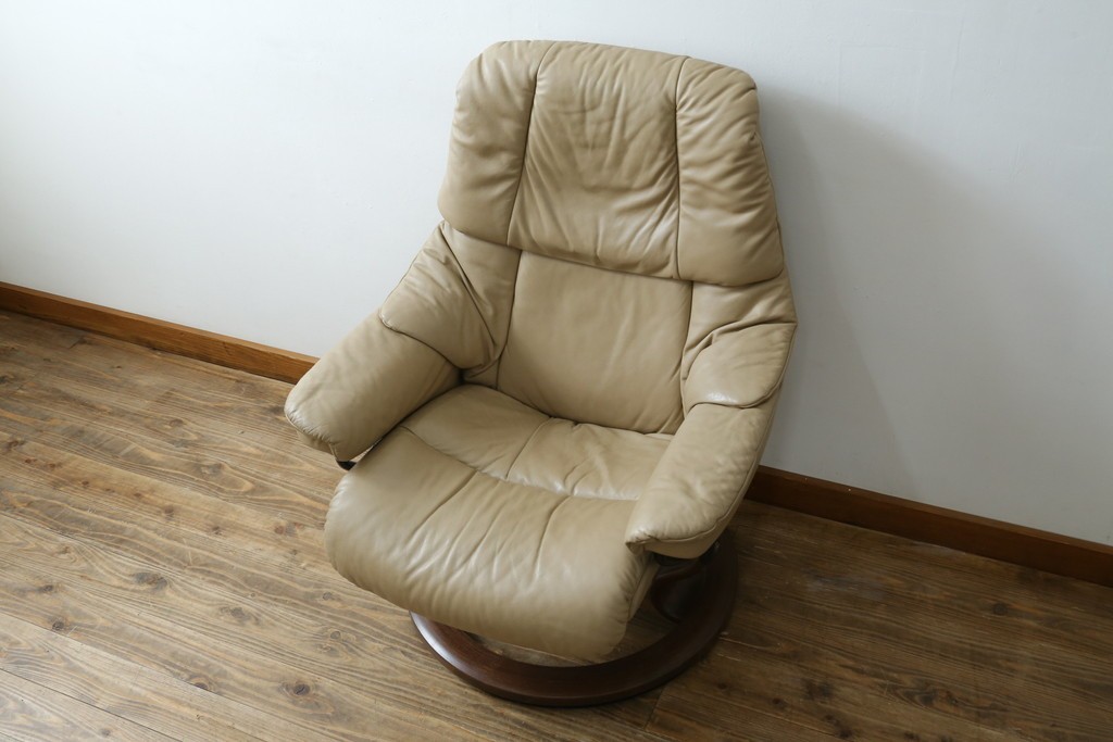 中古　美品　EKORNES(エコーネス)　本革　ストレスレス レノ クラシック(S)　包み込むような座り心地のリクライニングチェアとオットマンのセット　定価約45万円　(R-087714)