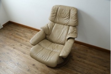中古　美品　EKORNES(エコーネス)　本革　ストレスレス レノ クラシック(S)　包み込むような座り心地のリクライニングチェアとオットマンのセット　定価約45万円　(R-087714)