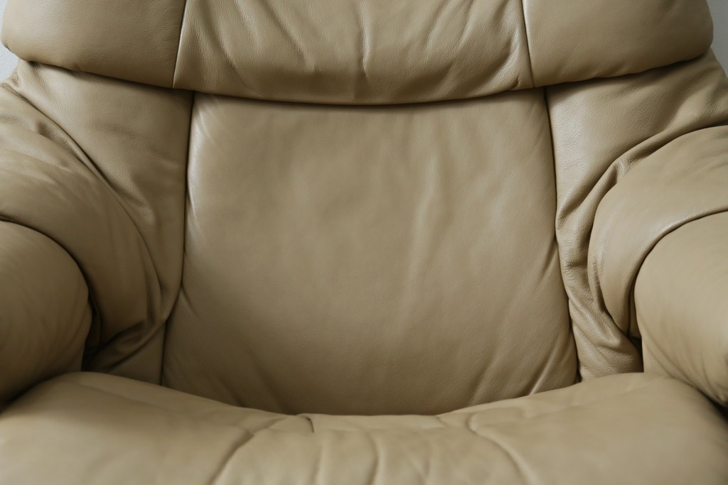 中古　美品　EKORNES(エコーネス)　本革　ストレスレス レノ クラシック(S)　包み込むような座り心地のリクライニングチェアとオットマンのセット　定価約45万円　(R-087714)