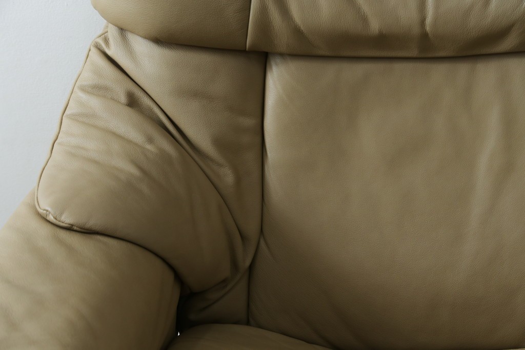 中古　美品　EKORNES(エコーネス)　本革　ストレスレス レノ クラシック(S)　包み込むような座り心地のリクライニングチェアとオットマンのセット　定価約45万円　(R-087714)