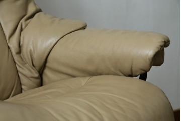 中古　美品　EKORNES(エコーネス)　本革　ストレスレス レノ クラシック(S)　包み込むような座り心地のリクライニングチェアとオットマンのセット　定価約45万円　(R-087714)