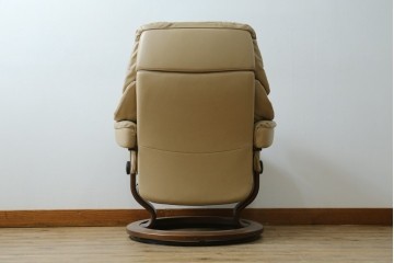中古　美品　EKORNES(エコーネス)　本革　ストレスレス レノ クラシック(S)　包み込むような座り心地のリクライニングチェアとオットマンのセット　定価約45万円　(R-087714)